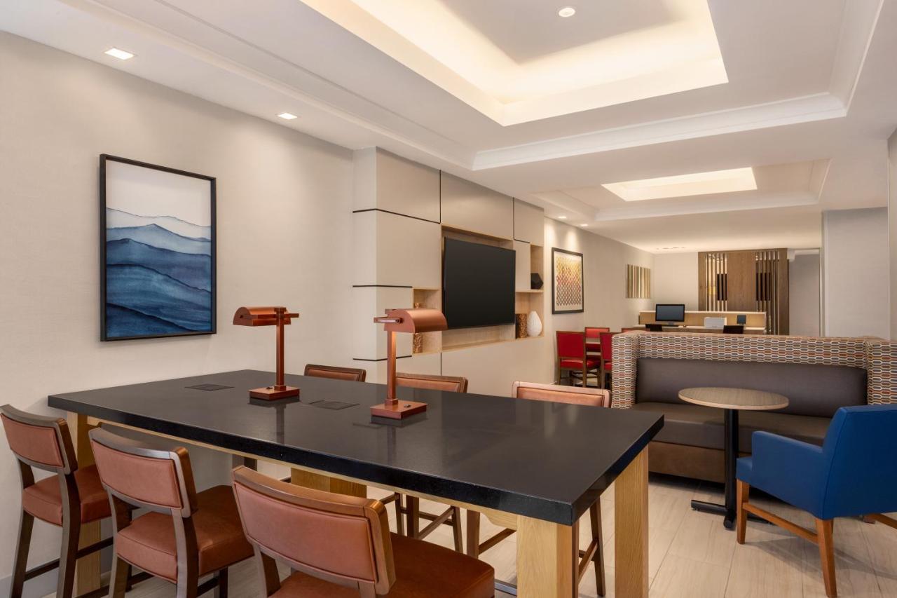 Holiday Inn Express & Suites Denver Airport By Ihg Eksteriør billede