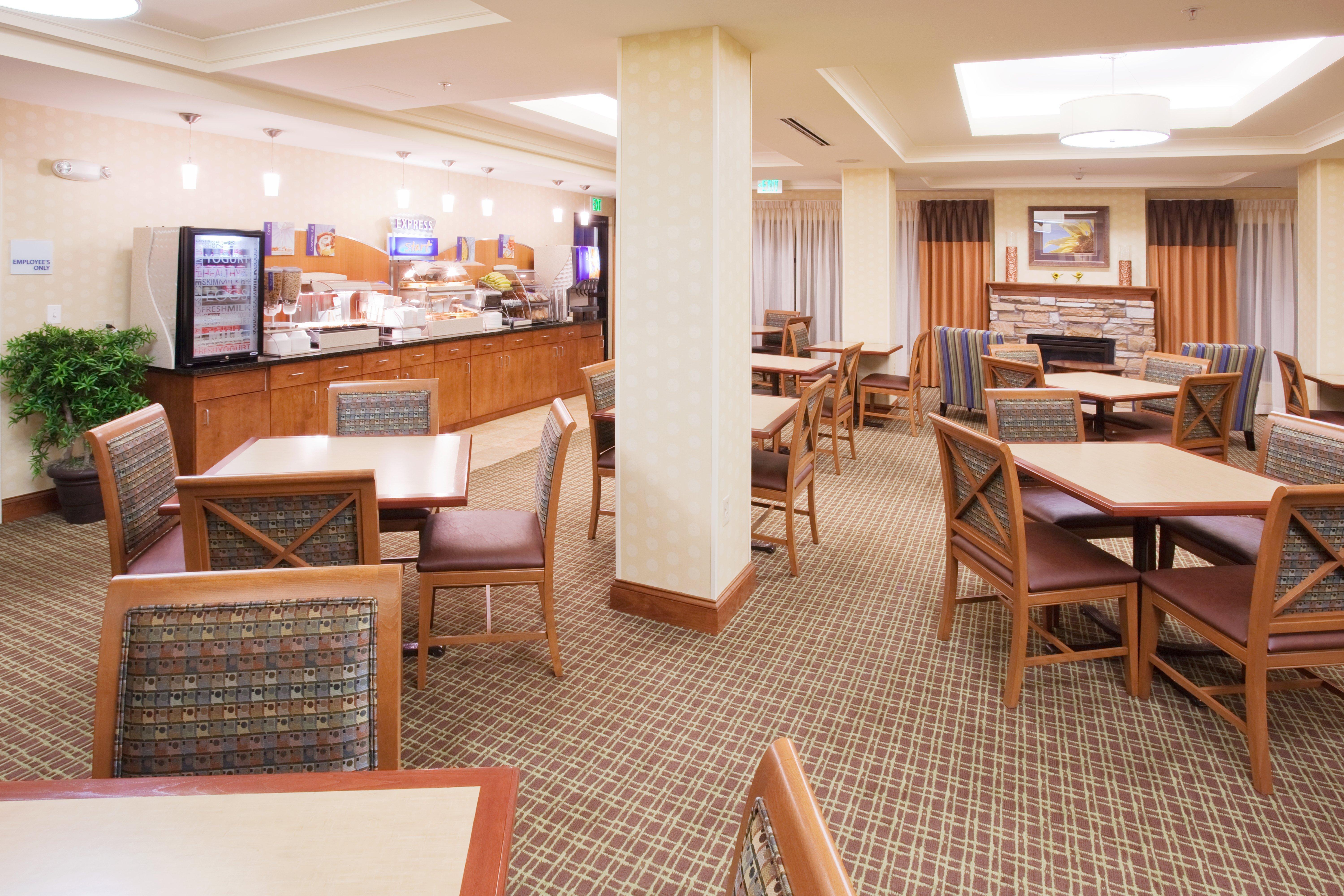 Holiday Inn Express & Suites Denver Airport By Ihg Eksteriør billede